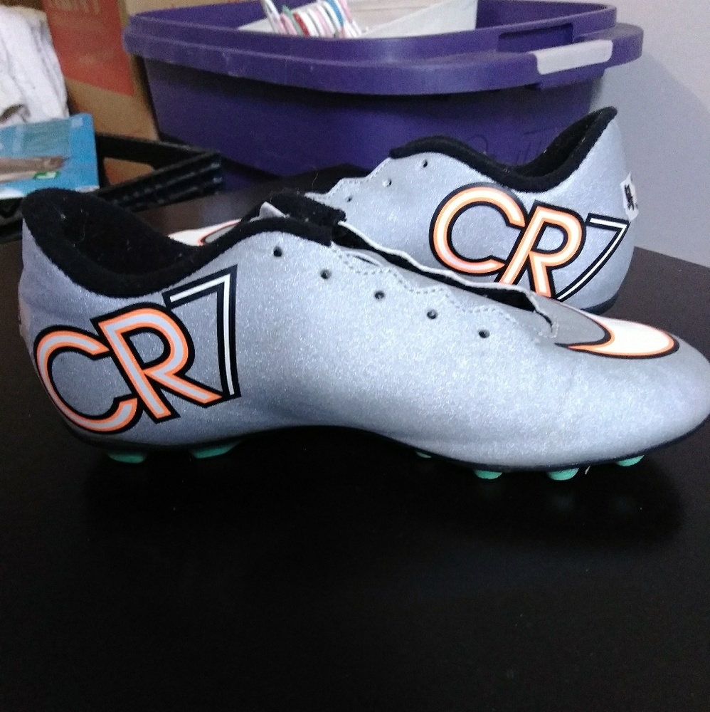 Nike Mercurials CR Size 3 Men's (5 Women's)